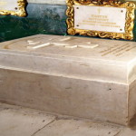 11 Надгробие м. Платона в Духовском храме лавры